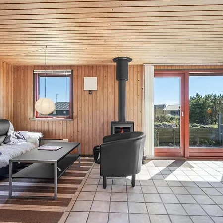 Frandsine Holiday home *